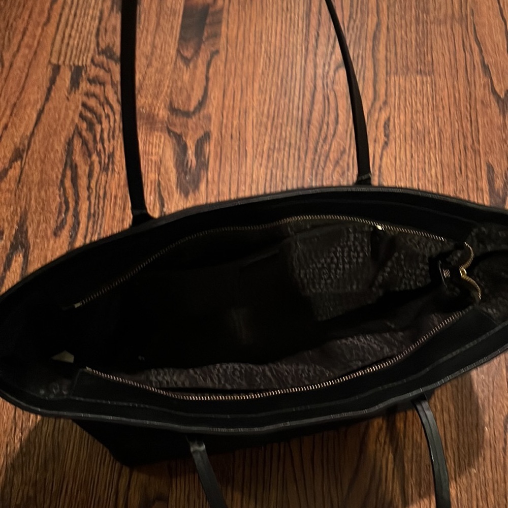 Kate Spade Tote - Picture 4 of 9
